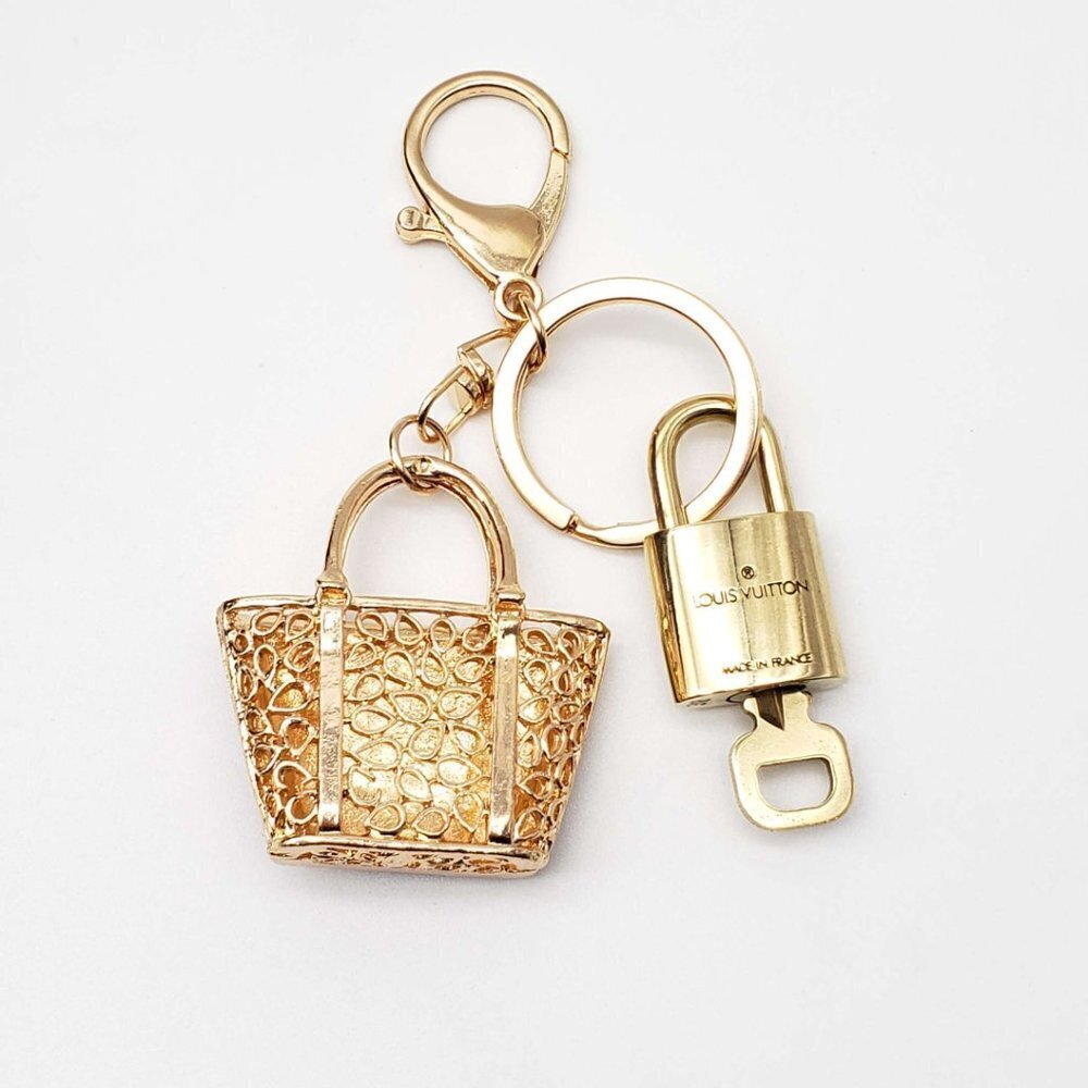 LV Gold Padlock Authentic 🔑 Luxury Bag Charm w/ Unbranded Leopard Keychain - Picture 3 of 7